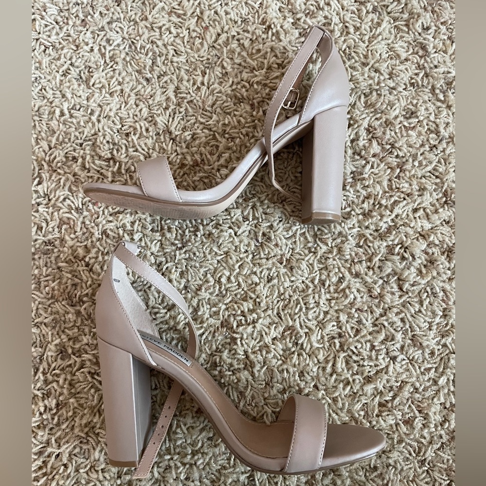 Steve Madden nude heels